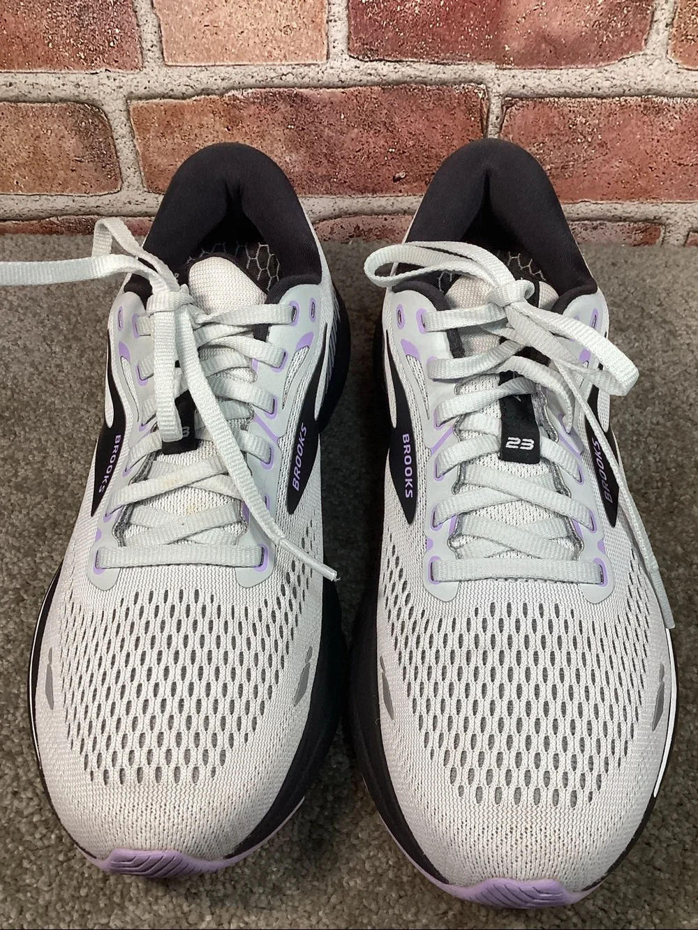 Brooks Adrenaline GTS 23 women’s running shoes sneakers size 8.5